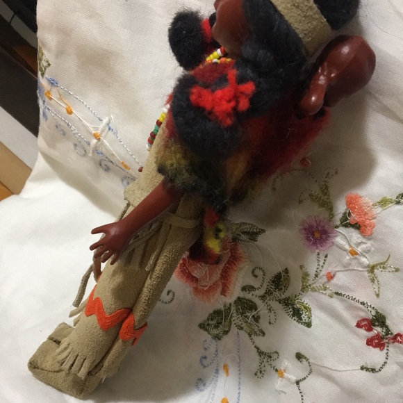 Cutest Carlson doll. Indian princess with papoose. Amazing detail and quality - Picture 3 of 16